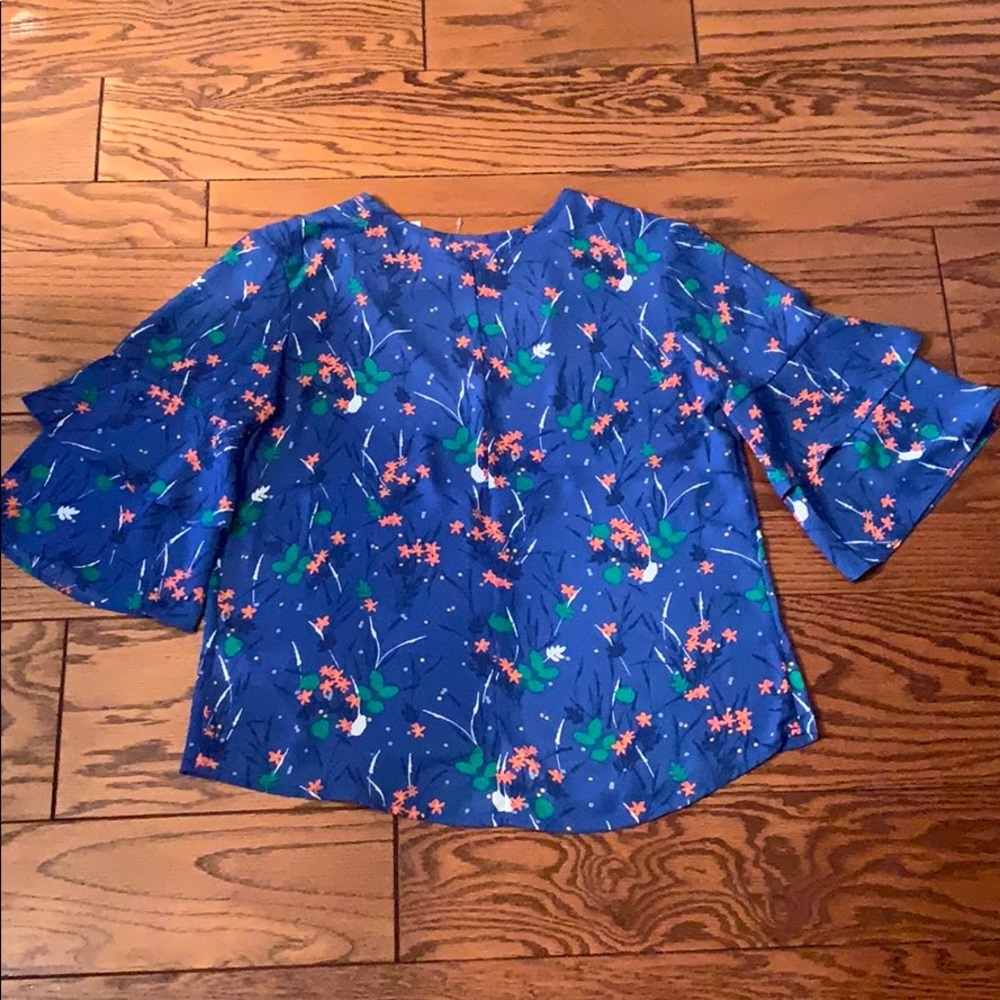 Gap Top - Picture 4 of 4